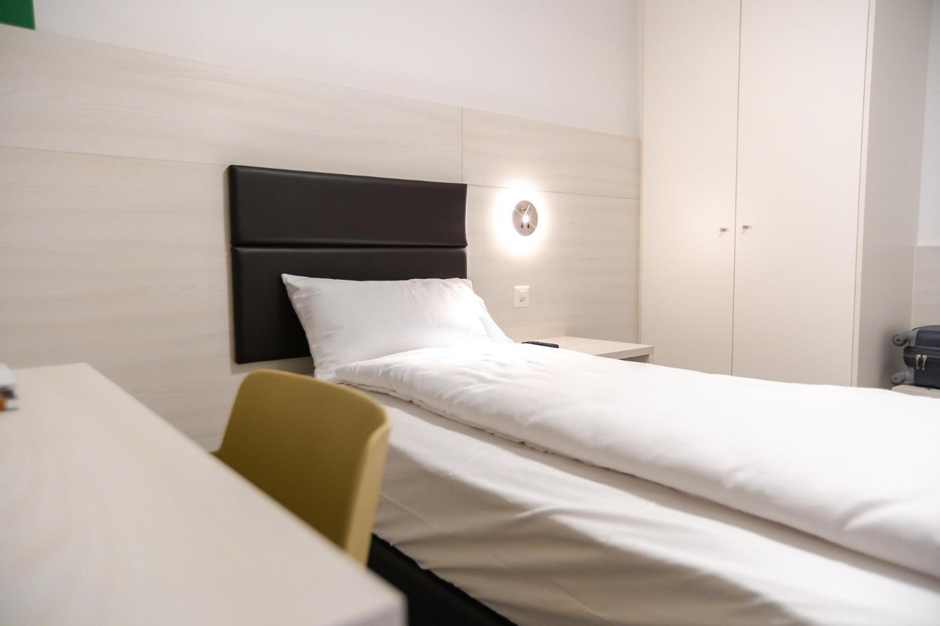 Miralago Locarno Easy Rooms Muralto Стая снимка